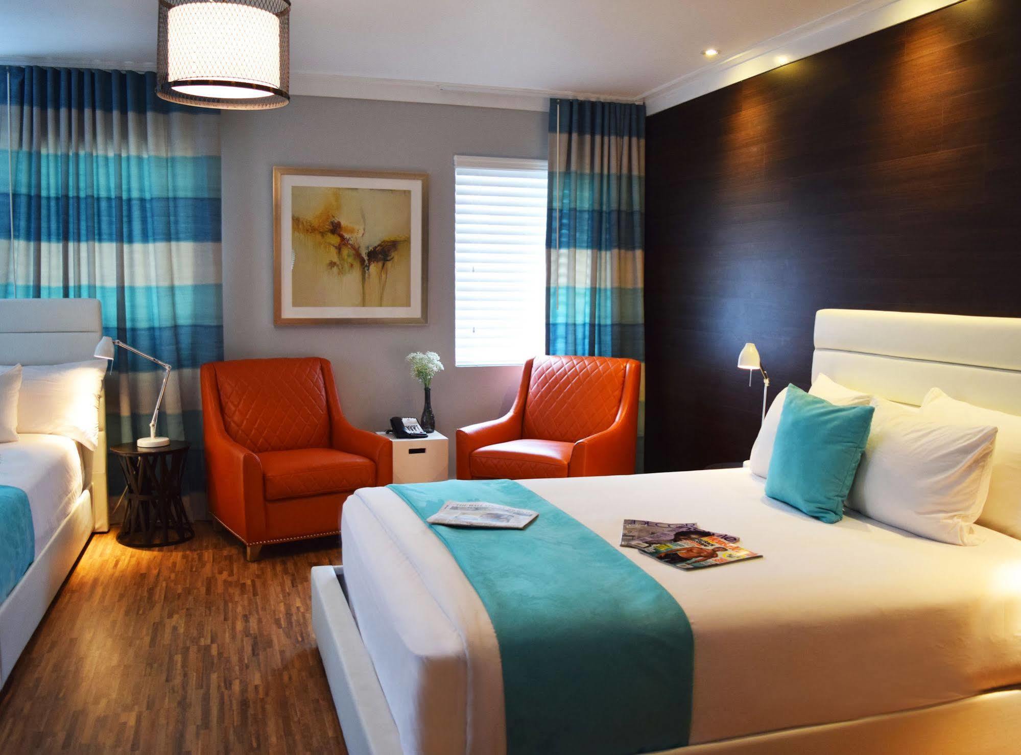 Chesterfield Y Miami Beach